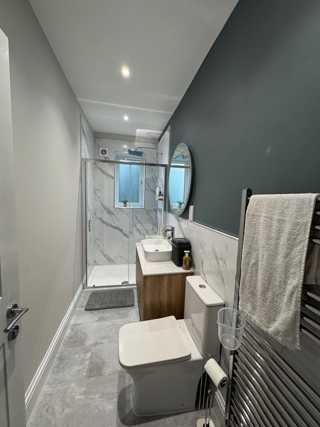 Room in detached house Main Photo