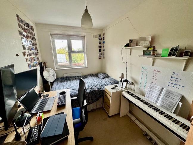 Double room in Stockwell in a friendly flatshare  Main Photo