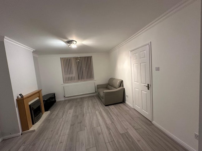 Double bedroom for rent Main Photo