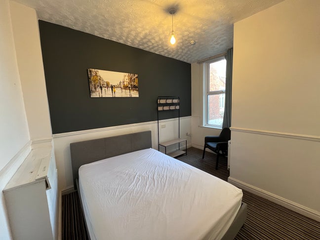 Double Room Ensuite - Blackpool North Main Photo