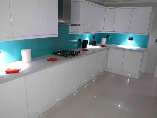 Room available in large house in Newbury Park Main Photo