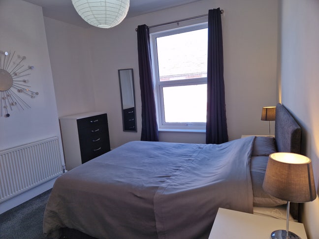 Spacious Room - 28 Sudbury Street, Derby Main Photo