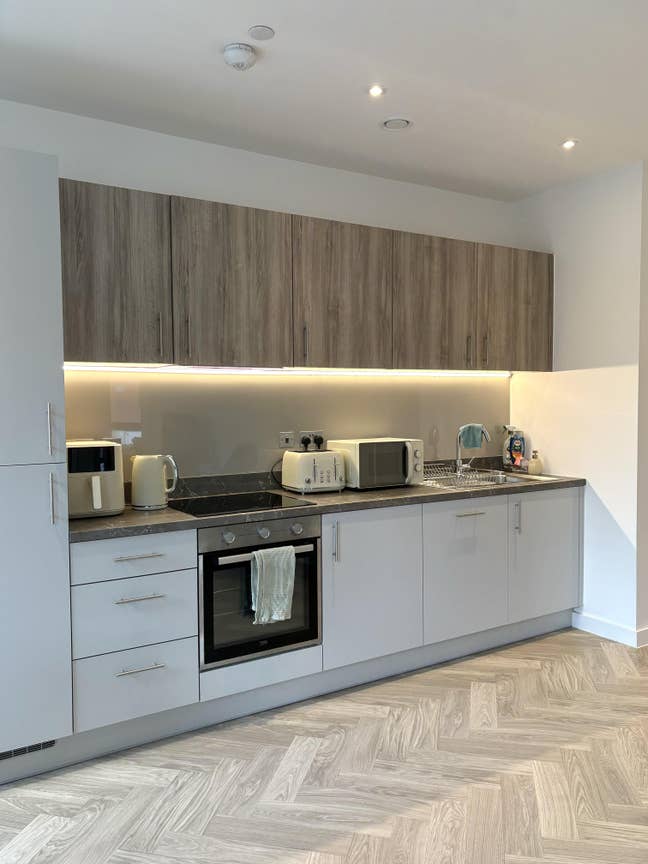1 bedroom available in 2 bed apartment Main Photo