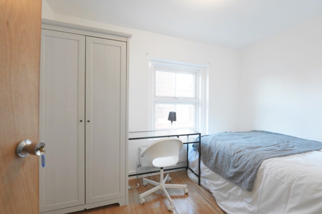 Cozy Room near Central London / 2 min to Elizabeth Main Photo