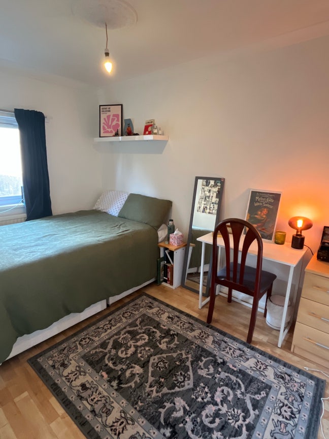 Double room in House Share Main Photo