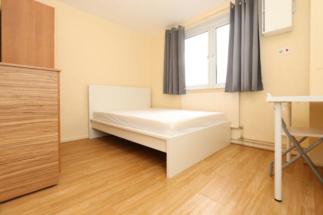Top Furnished Double Room Near Mile End/Bow  Main Photo
