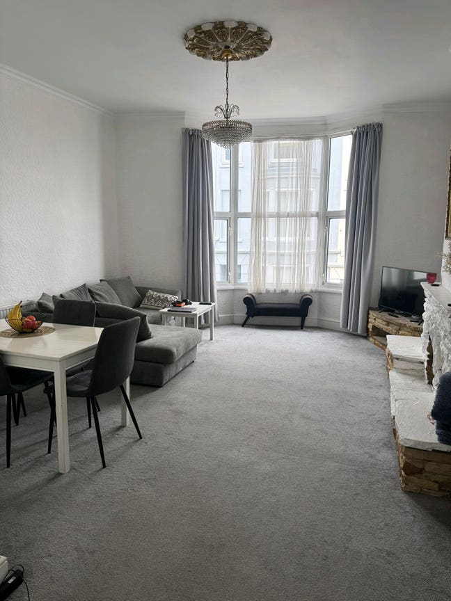 1 Large Double Room Available in Central Brighton Main Photo