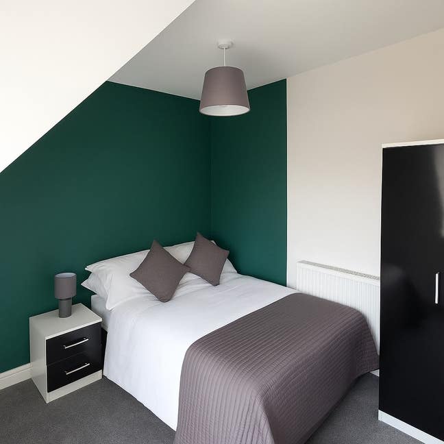 Spectacular Room Main Photo