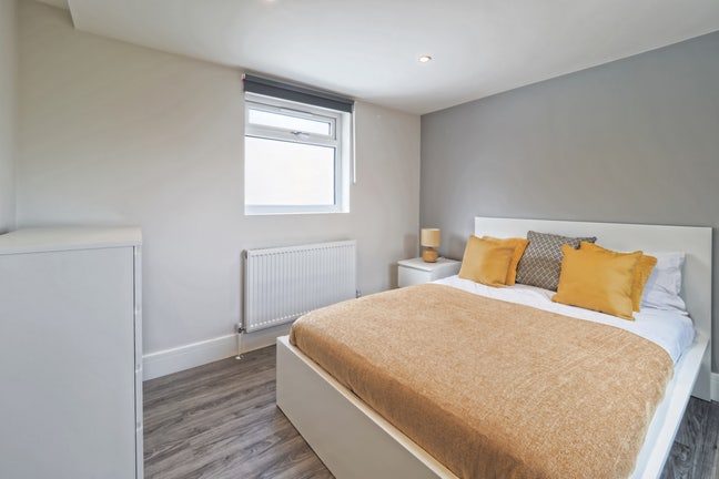 Vast En-Suite Room Main Photo