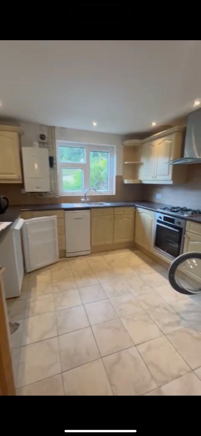2 bedroom property Main Photo