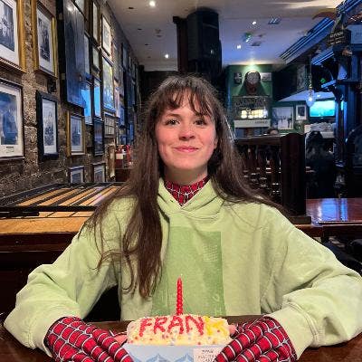 Looking for a girl flat to watch Bake Off with Main Photo