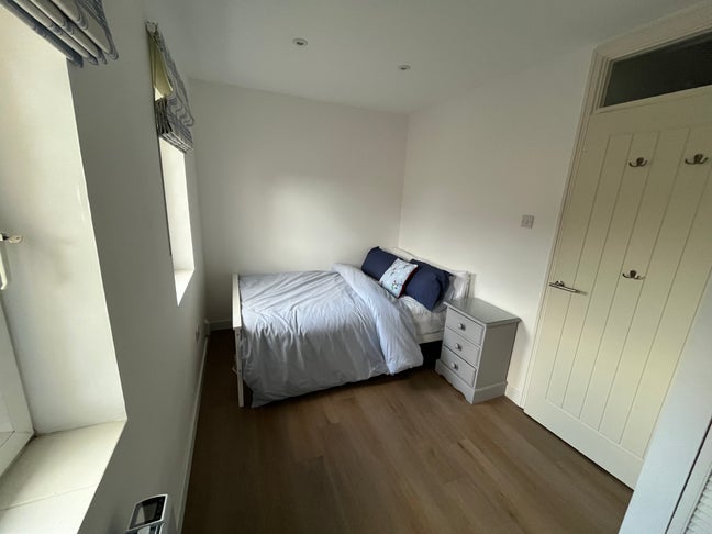 Modern double room - Ely Main Photo