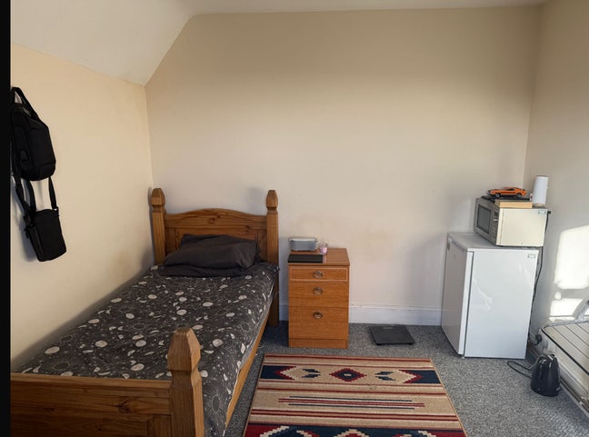  Quite town centre Single room  Main Photo