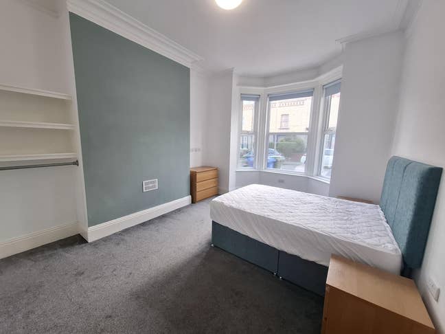 Beautiful, central, modern & friendly shared house Main Photo