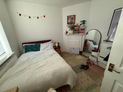 1 EnSuite |4Bed House w/ Living Room & Garden Main Photo