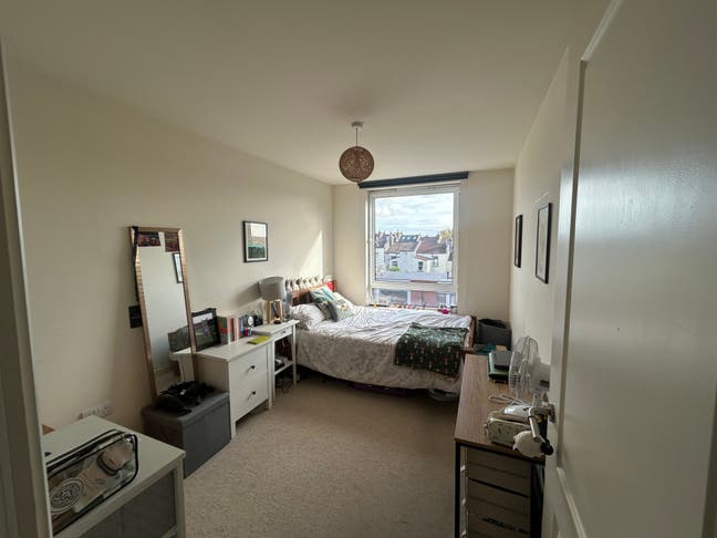 🌿 Room Available in South Bristol  Main Photo