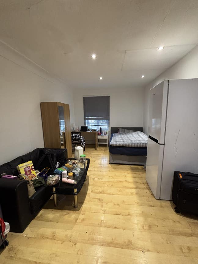 A Double room in London NW9 8JB  Main Photo