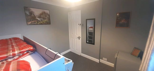 Quiet residential area with garden access Main Photo
