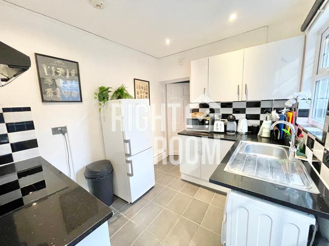X4 Doubled X1 Single Room Available in Harrow-HA1 Main Photo