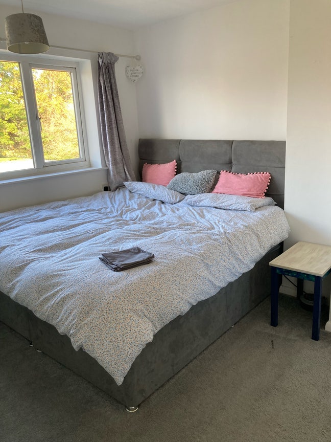 Double room available in quiet house, nice village Main Photo