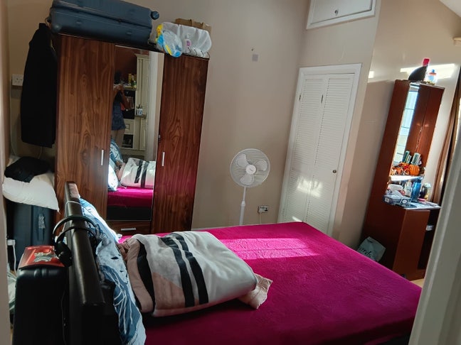 Bed space available for a girl in en-suite room  Main Photo