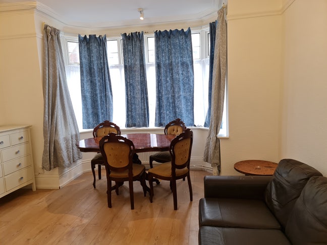 Alperton Wembley Maisonette -2 double bed for rent Main Photo