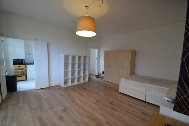 Large & Bright Studio Flat– £1,500 pcm  Main Photo