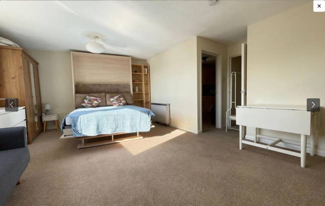 Studio flat sublet (max two person) - Raynes Park Main Photo