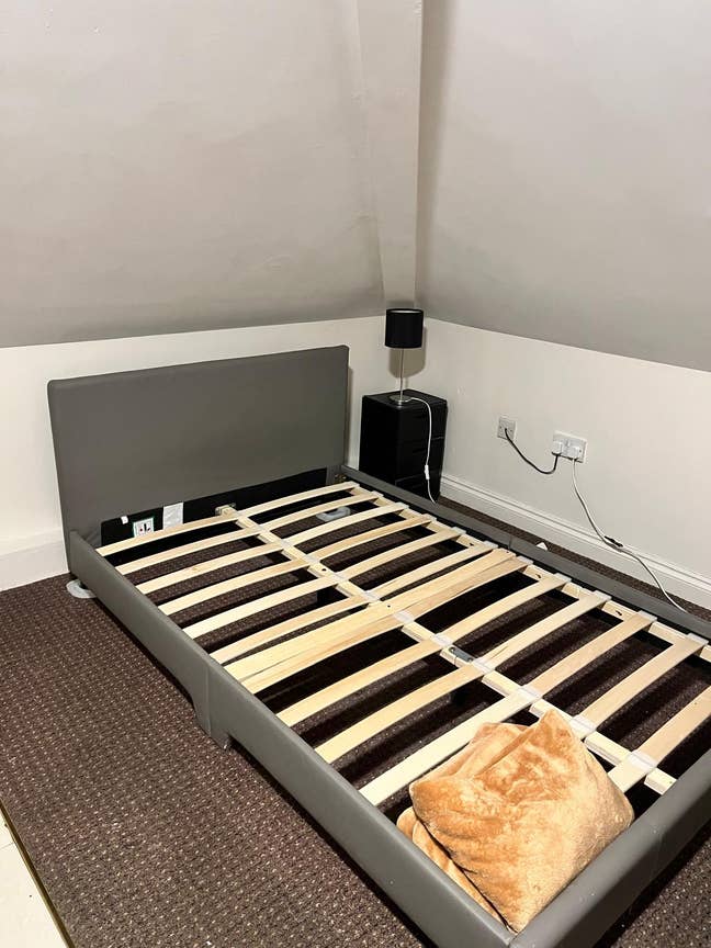 Loft Converted Double room  £900 pcm Incl. Bills. Main Photo