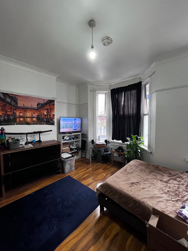 Spacious Double Room for rent  Main Photo