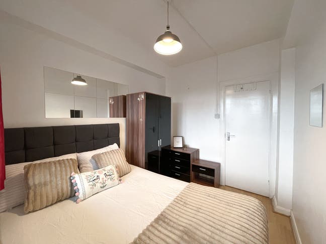 Bright Double Room in Kentish Town Main Photo