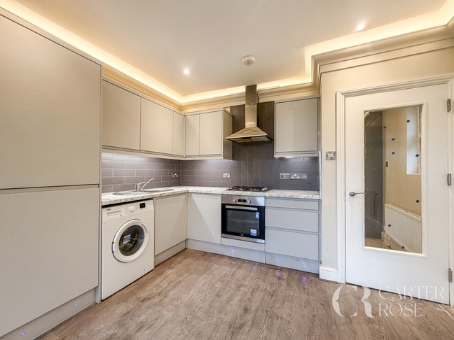 Refurbished 1 bed flat on Gleneagle Road Streatham Main Photo