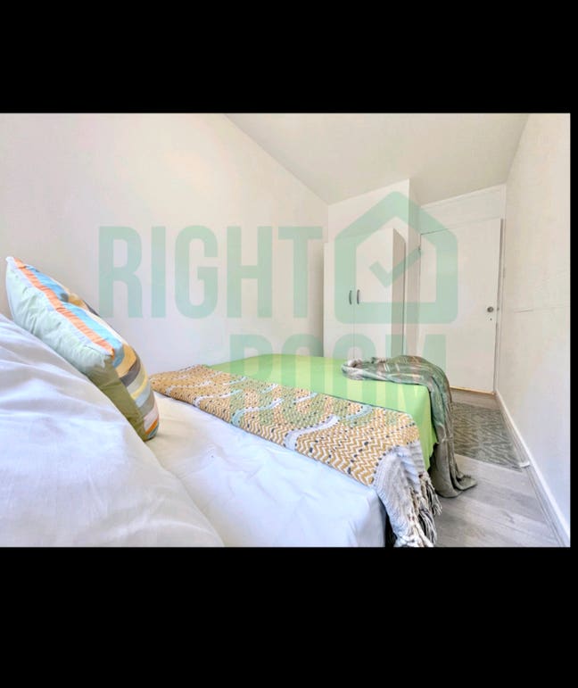 5 Rooms Available, Caledonian Road, N7 Main Photo