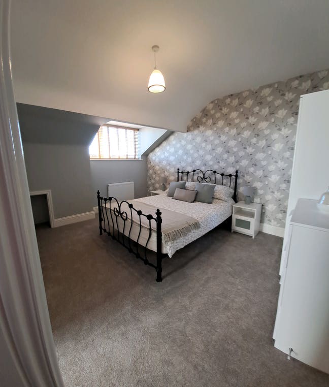 Newly Refurbished, 6 Bed House Share  Main Photo