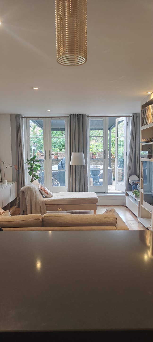 Clapham one bed with terrace  Main Photo