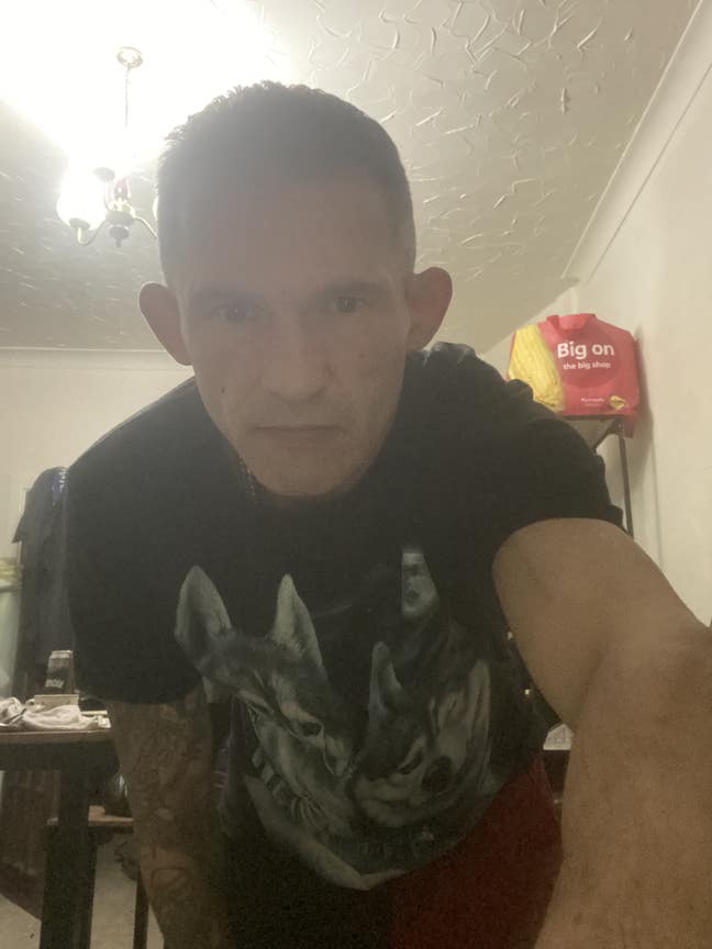 Professional Male seeks a double room Main Photo