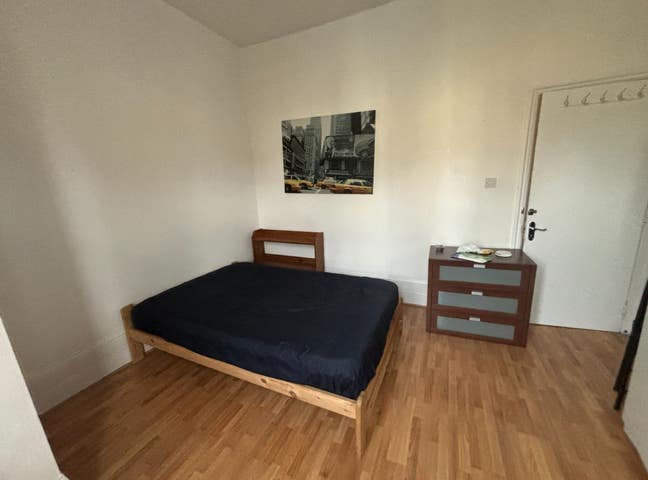 5min walk Harlesden tube - a large double room Main Photo