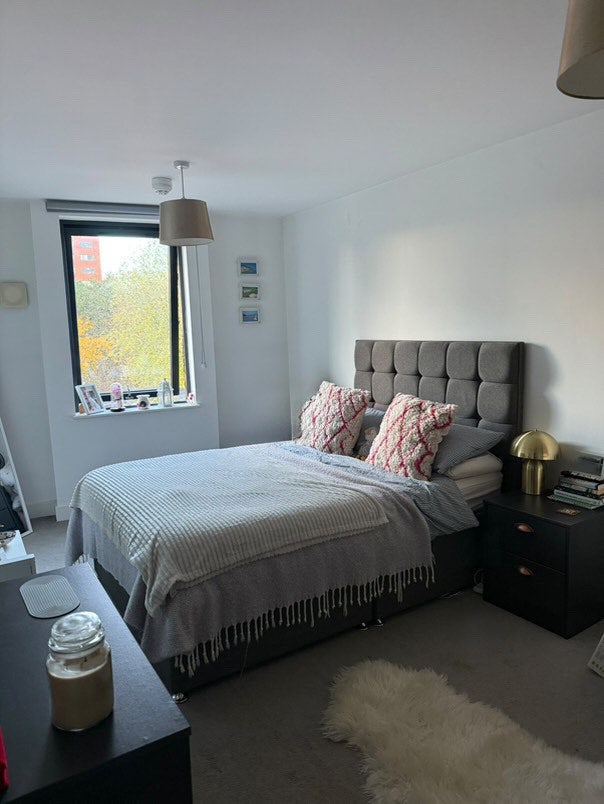 Ensuite Bedroom available on Broad St - 26.11.25 Main Photo