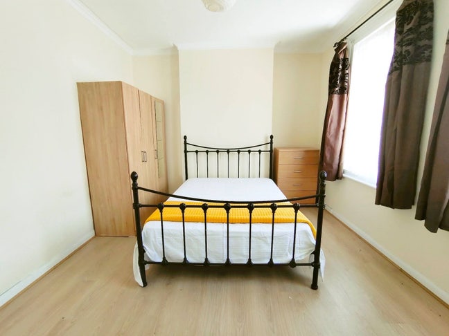 Super Big Double room in Stockwell, 10m to tube Main Photo