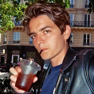 25 y/o French guy looking for 1–2 flatmates Main Photo