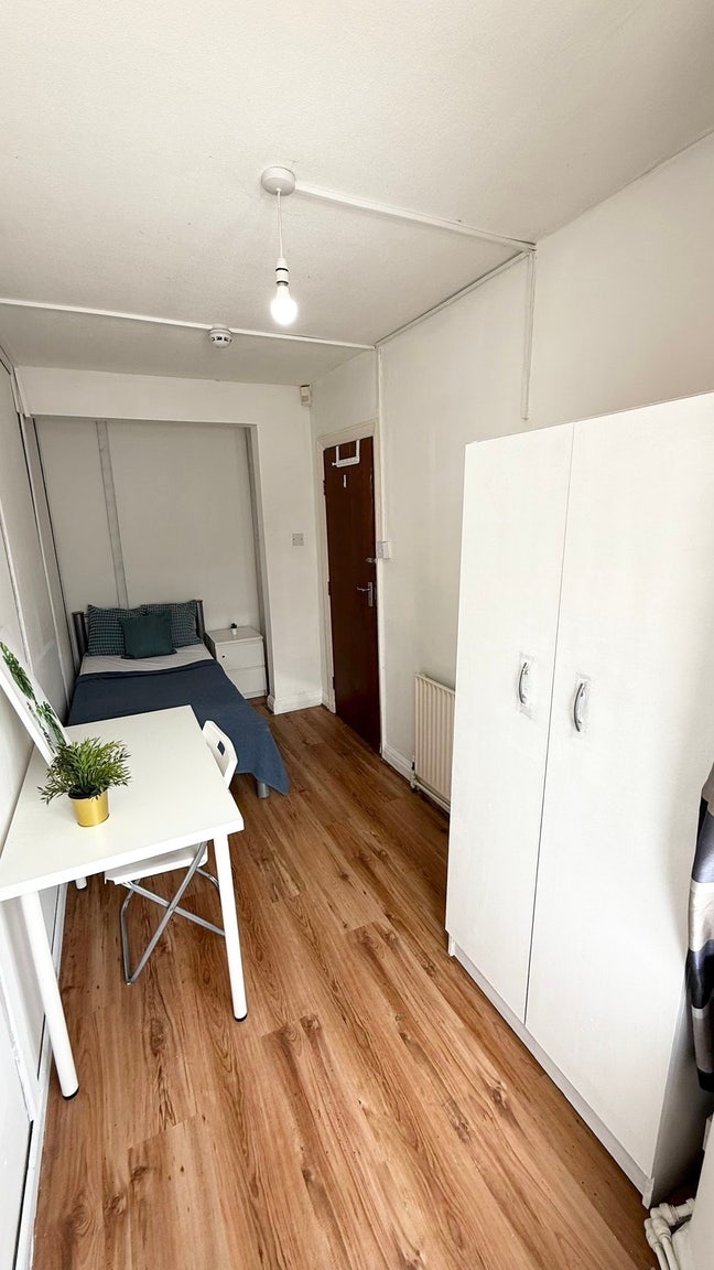 Super Cheap Single Room, Wembley, Ready to Move In Main Photo