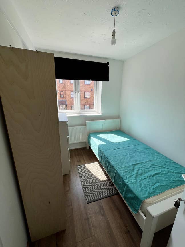 Room for rent available  Main Photo