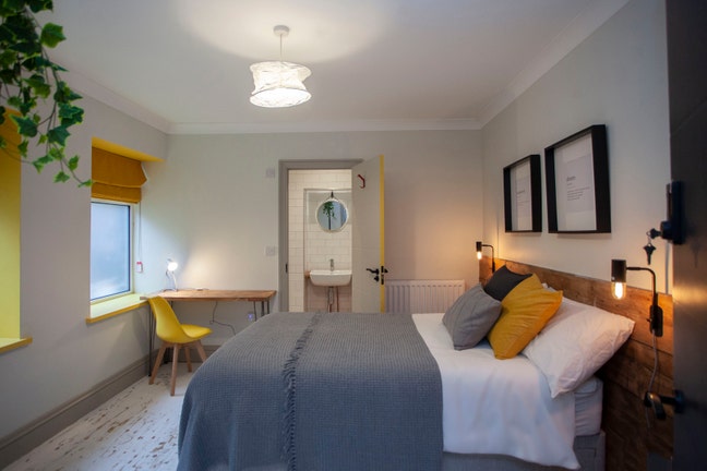 Hassle free Co-Living - ensuite stylish room Main Photo