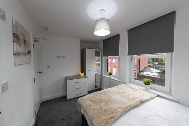 Fresh Modern Ensuite room in Hucknall Town Centre Main Photo