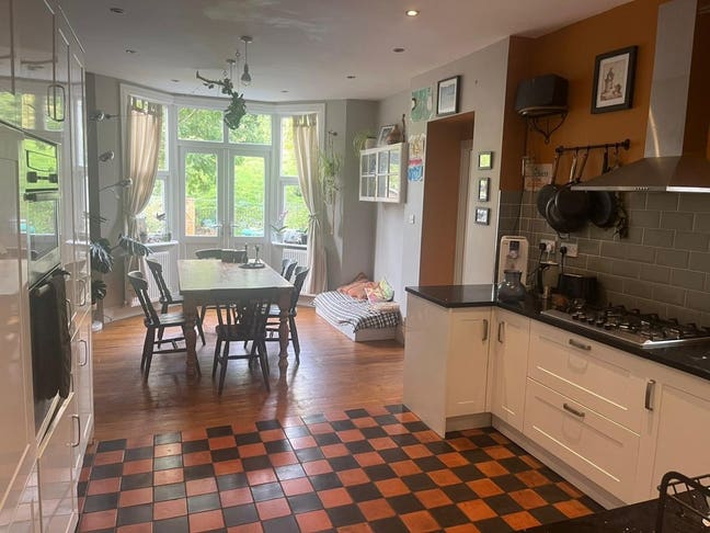 Lovely Dbl en-suite in Palmers Green Main Photo