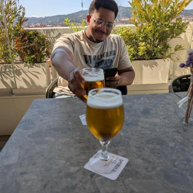 Professional looking for a room to rent  Main Photo