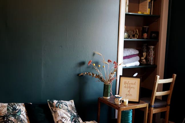 Double Room in Peaceful Flat - Nr Subway Main Photo
