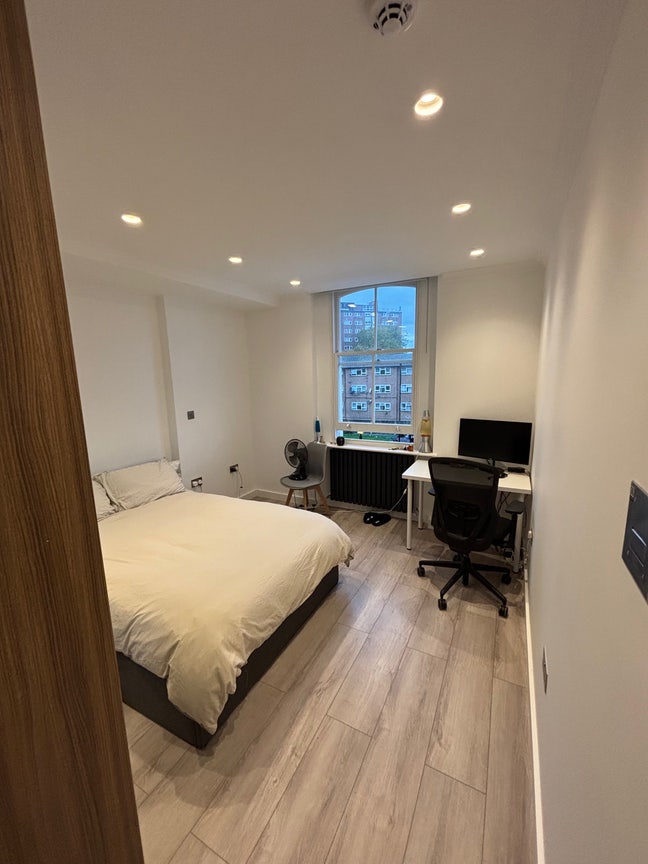 Double room in Stockwell  Main Photo