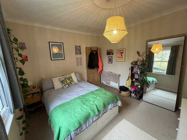3-bed House in Nunhead with sunny garden  Main Photo