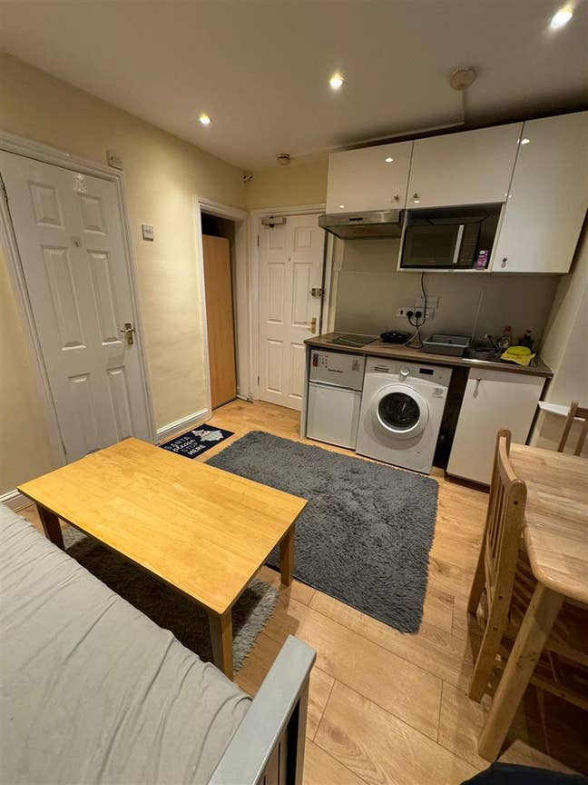 One bedroomed flat in Finchley Central Main Photo
